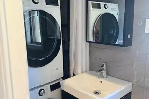 215 Middle Neck Rd, Great Neck, NY 11021 - Photo 12