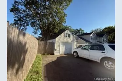 184 Caleb's Path, Brentwood, NY 11717 - Photo 10