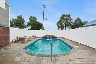 96-15 165th Ave, Howard Beach, NY 11414 - Photo 18