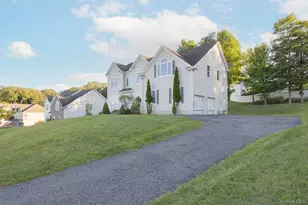 4 Standish Rd, Monroe, NY 10950 - Photo 4