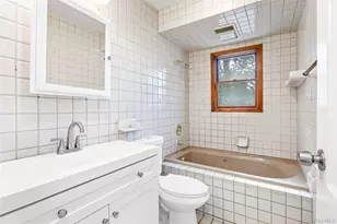 196 S Broome Ave, Lindenhurst, NY 11757 - Photo 14