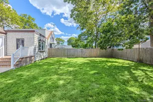 196 S Broome Ave, Lindenhurst, NY 11757 - Photo 4