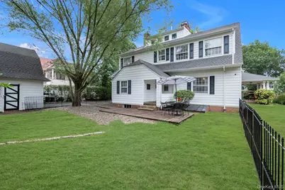 84 Nassau Boulevard, Garden City, NY 11530 - Photo 24