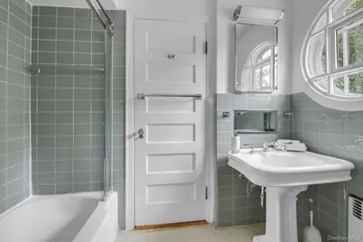 84 Nassau Boulevard, Garden City, NY 11530 - Photo 16