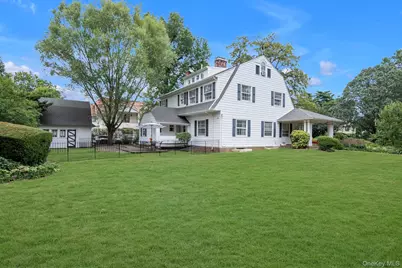 84 Nassau Boulevard, Garden City, NY 11530 - Photo 20