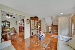 41 Wiltshire Dr, Commack, NY 11725 - Photo 8