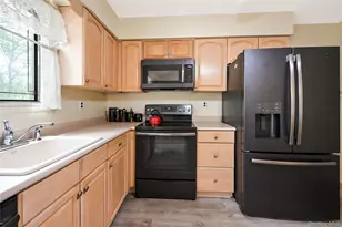 15 Hastings Dr, Ridge, NY 11961 - Photo 10