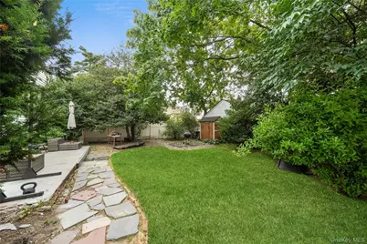 604 Dartmouth Street, Westbury, NY 11590 - Photo 18