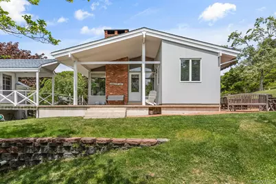 16 S Beach Road, Southampton, NY 11968 - Photo 2