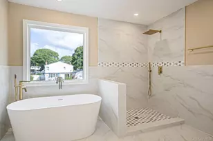 19 Marianna Pl, East Islip, NY 11730 - Photo 20