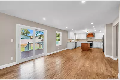 19 Marianna Place, East Islip, NY 11730 - Photo 8