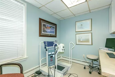 188 W Main Street, Oyster Bay, NY 11771 - Photo 12