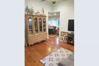 188 W Main Street, Oyster Bay, NY 11771 - Photo 20