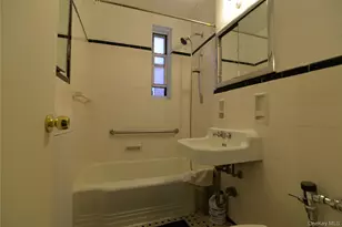 63-45 Saunders St, Rego Park, NY 11374 - Photo 16