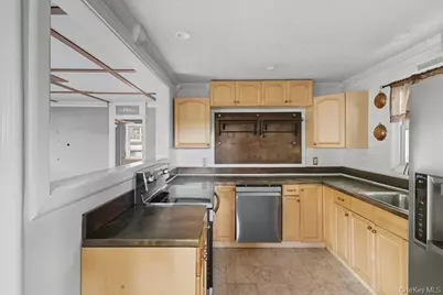 230 Lakeside Trail, Ridge, NY 11961 - Photo 12