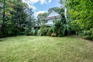 100 Station Rd, Great Neck, NY 11023 - Photo 24