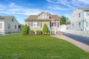 206 Wilson Blvd, Islip, NY 11751 - Photo 2