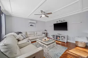 206 Wilson Blvd, Islip, NY 11751 - Photo 10