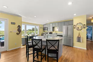 116 Cross Rd, Oakdale, NY 11769 - Photo 4