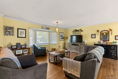 116 Cross Road, Oakdale, NY 11769 - Photo 8