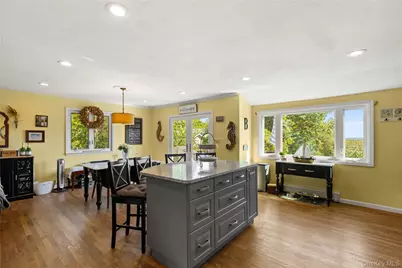 116 Cross Road, Oakdale, NY 11769 - Photo 2