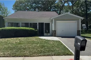 160 Laurance Ln, Ridge, NY 11961 - Photo 2