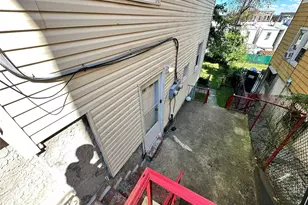 82 Waring Pl, Yonkers, NY 10703 - Photo 2