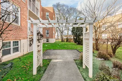 240 Central Avenue #2F, Lawrence, NY 11559 - Photo 4