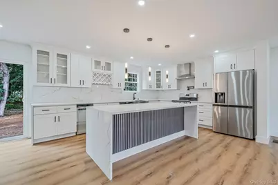 37 Lakeview Drive, Middle Island, NY 11953 - Photo 10