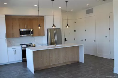 331 E Main Street #404, Riverhead, NY 11901 - Photo 4