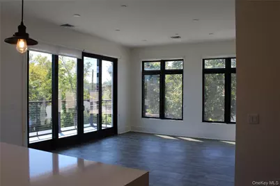 331 E Main Street, Riverhead, NY 11901 - Photo 4