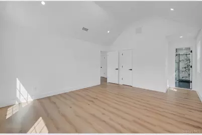 39 Lakeview Drive, Middle Island, NY 11953 - Photo 20