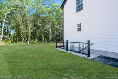 39 Lakeview Drive, Middle Island, NY 11953 - Photo 30