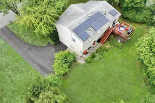 40 Eastbourne Dr, Chestnut Ridge, NY 10977 - Photo 2