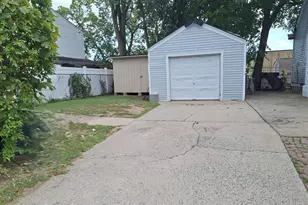 863 Prospect Ave, Westbury, NY 11590 - Photo 4