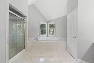 18 Watercrest Ct, Saint James, NY 11780 - Photo 18