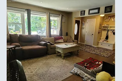 302 Bridgeport Avenue, Medford, NY 11763 - Photo 12