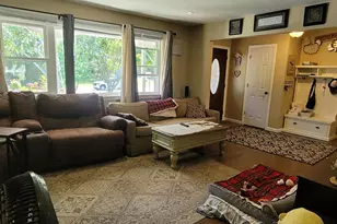 302 Bridgeport Ave, Medford, NY 11763 - Photo 12