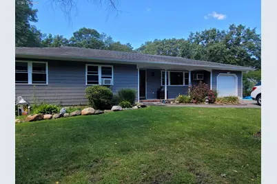 302 Bridgeport Avenue, Medford, NY 11763 - Photo 2