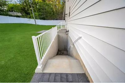 271 N Country Road, Smithtown, NY 11787 - Photo 48