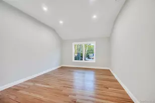 271 N Country Rd, Smithtown, NY 11787 - Photo 36