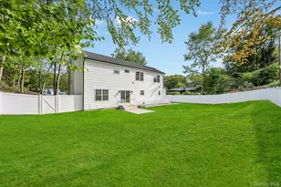 271 N Country Rd, Smithtown, NY 11787 - Photo 14