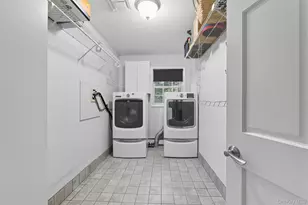 19 Stonehedge Dr, West Nyack, NY 10994 - Photo 32