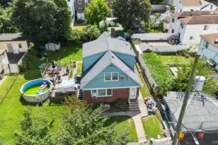 190 W Buchanan St, New York, NY 10301 - Photo 2