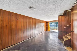 196 Haypath Rd, Old Bethpage, NY 11804 - Photo 18