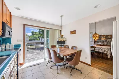 196 Haypath Road, Old Bethpage, NY 11804 - Photo 6