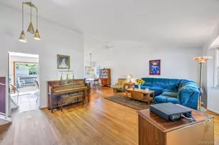 196 Haypath Rd, Old Bethpage, NY 11804 - Photo 10