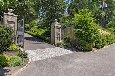 13 Chanticlare Drive, Manhasset, NY 11030 - Photo 40