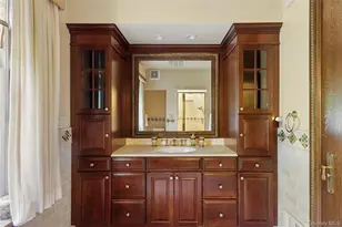 13 Chanticlare Dr, Manhasset, NY 11030 - Photo 16