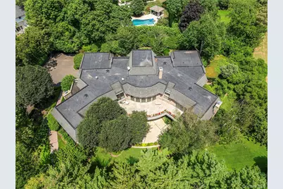 13 Chanticlare Drive, Manhasset, NY 11030 - Photo 2